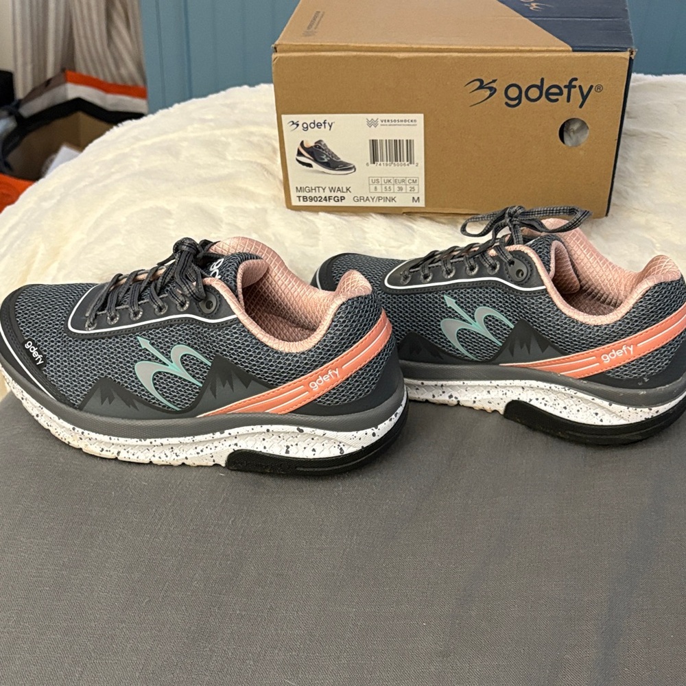Gdefy Women's Athletic Shoes - Gray and Pink